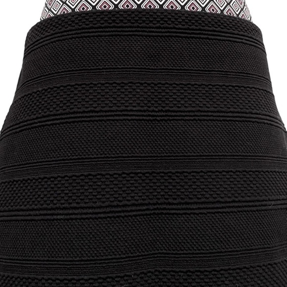LOFT Black Skirt with Textured Pattern Size L excellent condition - Picture 1 of 6